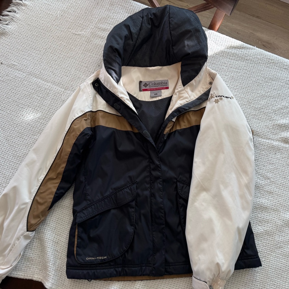 Columbia Black and Cream Hooded Jacket